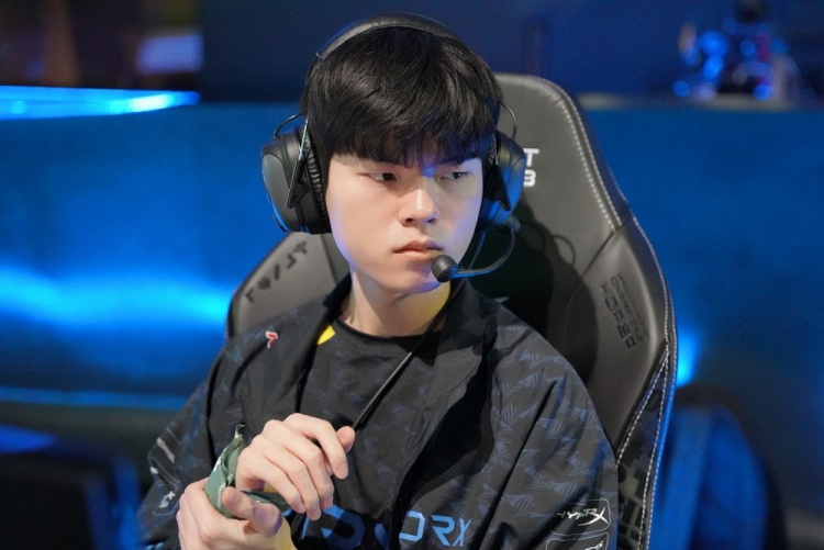 备在攻防两 备在攻防两